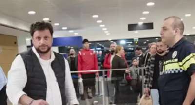 აქტივისტი ნიკა ნარსია თბილისის აეროპორტში დააკავეს - მას ედავებიან „გზის გადაკეტვას“