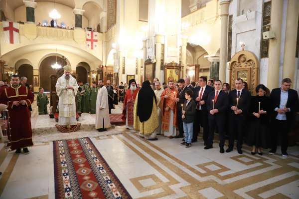 სამების საკათედრო ტაძარში აფხაზეთის შეიარაღებული კონფლიქტის დროს დაღუპულთა სულების მოსახსენებელი პანაშვიდი გადაიხადეს