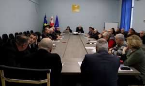 ქუთაისის მუნიციპალიტეტის საკრებულოში ეკონომიკის ქონების მართვის, საქალაქო მეურნეობის კომისიისა  და საკრებულოს იურიდიულ საკითხთა კომისიის გაერთიანებული სხდომა გაიმართა