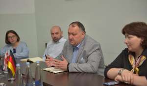 იოსებ ხახალეიშვილმა ქუთაისის საერთაშორისო უნივერსიტეტის უცხოელ პროფესორებს უმასპინძლა