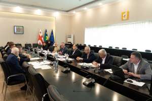 კახაბერ გულედანმა იმერეთის რეგიონში, სახელმწიფო რწმუნებულის ადმინისტრაციაში შეხვედრა გამართა