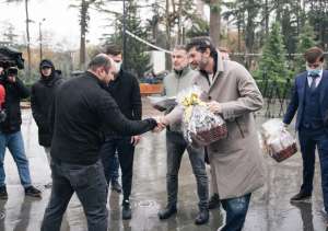 &bdquo;კიდევ 51 ოჯახი გავაბედნიერეთ &ndash; საკუთრების დამადასტურებელი მოწმობები გადავეცით.'' - კახა კალაძე