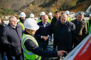 ირაკლი ქარსელაძე და  ზვიად შალამბერიძე რიკოთის უღელტეხილზე მიმდინარე სამუშაოებს გაეცნენ