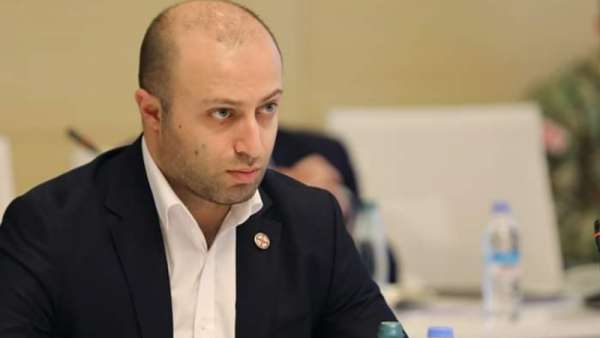 "ბაქი-ბუქის მიუხედავად, &bdquo;ოცნება&rdquo; ვერავისთან ვეღარაფერს დაალაგებს კომპასის ვერცერთ მხარეს.'- ბერდია სიჭინავა