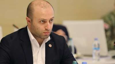 "ბაქი-ბუქის მიუხედავად, &bdquo;ოცნება&rdquo; ვერავისთან ვეღარაფერს დაალაგებს კომპასის ვერცერთ მხარეს.'- ბერდია სიჭინავა