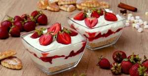 მარწყვის დახვეწილი დესერტი, რომელიც 15 წუთში მზადდება