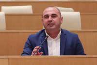&quot;ხალხს უნდა ჰქონდეს პასუხები და არა ცინიზმი, დაცინვა - ყველა ვხედავთ, როგორ არის საქართველოში შემოსული საწვავი ორჯერ გაძვირებული&quot; - ლევან ხაბეიშვილი