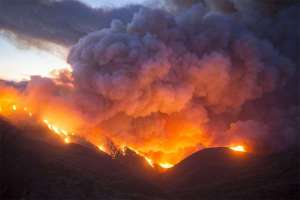 კალიფორნიაში ხანძრის გამო 7800 ადამიანია ევაკუირებული