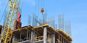 "თავის ტვინის შეშუპება, კისრის გულ-მკერდის და წელის მალების მოტეხილობა"- მერვე სართულიდან გადმოვარდნილი მუშის მდგომარეობა კრიტიკულია