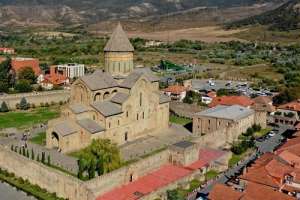 მართლმადიდებელი ეკლესია დღეს სვეტიცხოვლობას აღნიშნავს