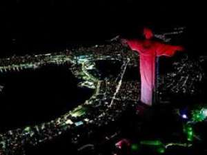 საქართველოს დამოუკიდებლობის დღესთან დაკავშირებით რიო დე ჟანეიროს მთავარი ღირსშესანიშნაობა ქრისტეს ქანდაკება საქართველოს დროშის ფერებით განათდა