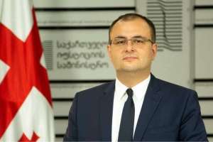 "სააკაშვილი იღებს მისთვის სასურველ საკვებს მისთვის სასურველ დროს და არ ემორჩილება მკურნალობის კურსს"