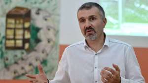 "გადარჩენილი ხარ დავით! შენს მიერ დაბრუნებულ ქალაქში, ადამიანებს სცემენ და კლავენ"