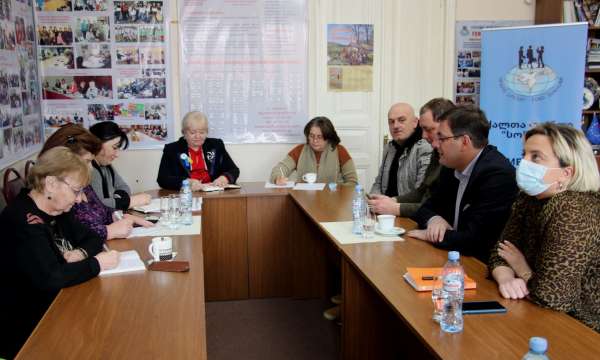 ირაკლი შენგელია და მაგდა კოსტავა ჰუმანიტარული ფონდი, &quot;სოხუმის&quot; ხელმძღვანელს შეხვდნენ