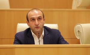 " საკითხების განხილვა უკუღმა დაიწყეს - მართლა ვერაფერი გავიგე ამ შეხვედრაზე, თუ გამრავლების ტაბულა არ იცით, ლოგარითმებზე ხომ არ მიხვალთ პირდაპირ?! "- იაგო ხვიჩია