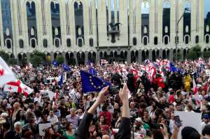 შსს აფრთხილებს აქციის მონაწილეებს, რომლებიც პარლამენტთან იკრიბებიან