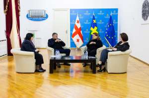 ქუთაისის მერის მოვალეობის შემსრულებელი დავით ერემეიშვილი სსიპ &bdquo;ზურაბ ჟვანიას სახელობის სკოლის&ldquo; წარმომადგენლებს შეხვდა