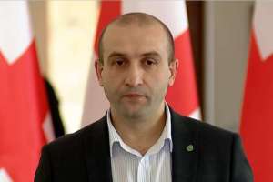 “მოლოდინები მაქვს, რომ ბევრ ადამიანს შეცდომაში შეიყვანენ და არჩევნებში არ მიაღებინებენ მონაწილეობას” - ხვიჩია ოპოზიციაზე