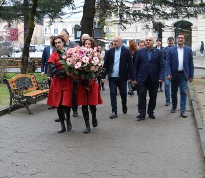 საქართველოს დამოუკიდებლობისთვის მებრძოლ გმირებს დღეს, პატივი იმერეთის მხარისა და ქალაქის ხელმძღვანელებმა მიაგეს