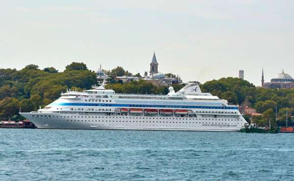 სტამბოლის პორტში არ შეუშვეს საკრუიზო ლაინერი Astoria Grande