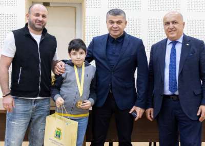 ქუთაისის მაია ჩიბურდანიძის სახელობის საჭადრაკო სკოლაში საქართველოს ჩემპიონატში გამარჯვებული ქუთაისელი მოსწავლეები დააჯილდოვეს