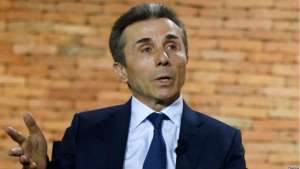 "ზოგიერთი პოლიტიკური პარტია გადაჭარბებული ემოციით და ამბიციურად აფიქსირებს პოზიციას" - ბიძინა ივანიშვილი