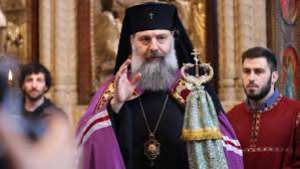 "გილოცავთ გიორგობას, წმინდა გიორგის ლოცვით უფალმა გააძლიეროს, გაამთლიანოს საქართველო, დაიფაროს ჩვენი ეკლესია და ყოველი თქვენგანი"