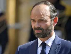 "თუ ვინმე გიყვარს, ნუ ჩაეხუტები, ეს მტკივნეულია, მაგრამ აუცილებელია"