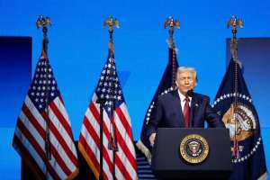 &quot;ვიდრე თეთრ სახლში ვარ, აშშ კომუნისტური არ გახდება&quot; - ტრამპი