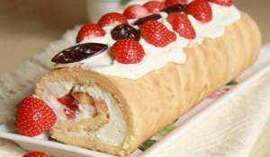 მარწყვის რულეტი ნაღების კრემით