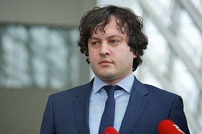 "ნახევარი ჰექტარი ტერიტორიაა დაახლოებით, სადაც არის სულ რამდენიმე ხე" - კობახიძე ღარიბაშვილის მეუღლისთვის მიწის გადაცემაზე