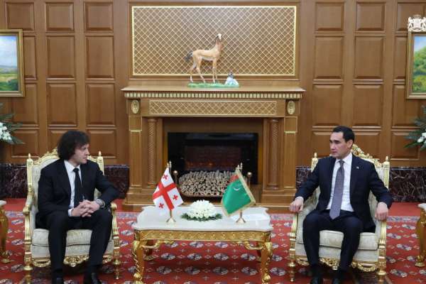 თურქმენეთში მშვიდობისა და ნდობის საერთაშორისო წლისადმი მიძღვნილი ფორუმი იმართება