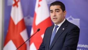 “ფეხებგაფარჩხული კეტავენ გზას, იმიტომ, რომ არ ყოფნით ადამიანები - შეუძლებელია, რომ 20 ადამიანი ძალადობდეს მილიონნახევრიან ქალაქზე” - შალვა პაპუაშვილი