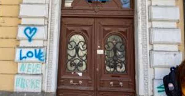 „პროკურატურაში სულელები ხომ არ სხედან?“ - სუროგატი დედების საქმის ფიგურანტი ახალ სააგენტოს ხსნის