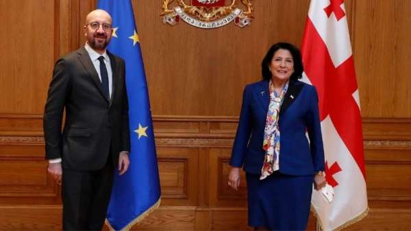 შარლ მიშელი მიესალმება სალომე ზურაბიშვილის გადაწყვეტილებას ნიკა გვარამიას შეწყალების შესახებ და დეპოლარიზაციისკენ არსებით ნაბიჯს უწოდებს