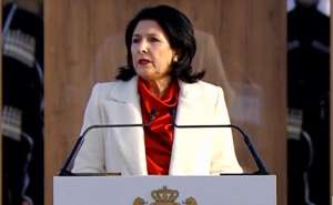 "თქვენ ხართ სახელმწიფოს საყრდენი" - პრეზიდენტი ჯარისკაცებს