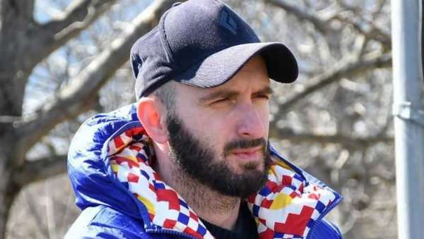 &quot;უფროსებო, დადექით ბავშვების ბავშვობის სადარაჯოზე, ნუ ჩააცმევთ მათ ხუთი ზომით დიდ ფიქრს, ათი ზომით დიდ საქმეს, თხუთმეტი ზომით დიდ დარდს&quot;