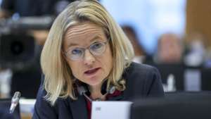 "გულსატკენია იმის ხილვა, რომ საქართველო დემოკრატიიდან განდგომას აგრძელებს" - ვიოლა ფონ კრამონი