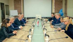 ზვიად შალამბერიძემ ლევან სანიკიძესთან და იოსებ ხახალეიშვილთან ერთად, პოლონეთის დელეგაციასთან ოფიციალური შეხვედრა გამართა