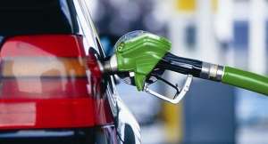 ''ბენზინგასამართი სადგურების ნაწილმა ფასები უკვე 30-40 თეთრამდე შეამცირეს''