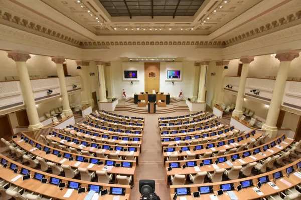 ვინ დაიკავებს საპარლამენტო თანამდებობებს მეათე მოწვევის პარლამენტში