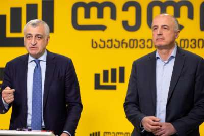 მამუკა ხაზარაძემ მისი და ბადრი ჯაფარიძის შეწყალებას "მოულოდნელი" და "ადამიანებით ვაჭრობა" უწოდა