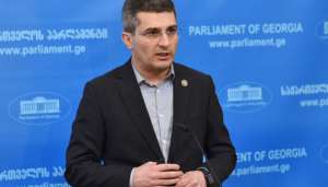 ,,ჟურნალისტისთვის პროფესიულ მოვალეობაში ხელის შეშლა სისხლის სამართლის დანაშაულია"- მამუკა მდინარაძე