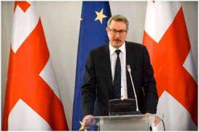 "საზღვრების გახსნა არ ხდება ღილაკზე თითის დაჭერით" - კარლ ჰარცელი