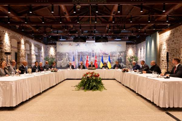 სტამბოლში რუსეთისა და უკრაინის დელეგაციებს შორის შეხვედრა მიმდინარეობს
