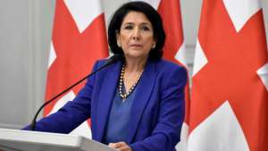 &quot;მმართველ პარტიას აწუხებს, რომ პროტესტი კონსტიტუციურ ჩარჩოებშია&quot; - სალომე ზურაბიშვილი
