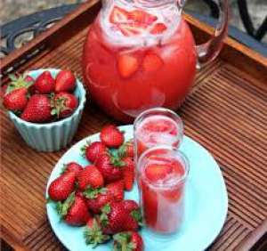 მარწყვის ლიმონათი