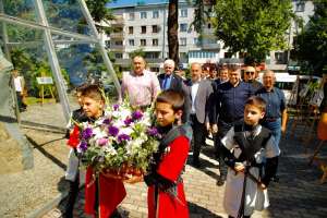 ზვიად შალამბერიძემ&nbsp; და&nbsp; დავით ერემეიშვილმა  ომის დროს დაღუპულთა ხსოვნას პატივი მიაგეს