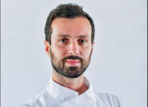 "ჩემმა ყოფილმა დამსაქმებელმა შეურაცხმყოფელი პოსტები არ იკმარა და უფრო შორს წავიდა" - თემო ჭოლაძე