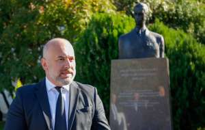 ქუთაისში პოლონეთის პირველი პრეზიდენტის ვლადისლავ რაჩკევიჩის ძეგლი გაიხსნა